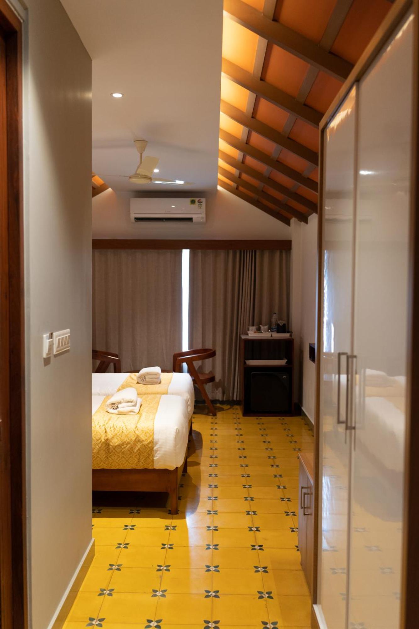 Palcastle Regency Hotel Palakkad Exterior photo